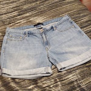 Levi's boyfriend Jean shorts